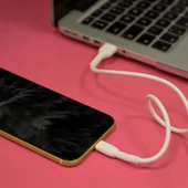 Kép 4/5 - Maxlife lightning iPhone töltőkábel adatkábel 1 m 3A fehér